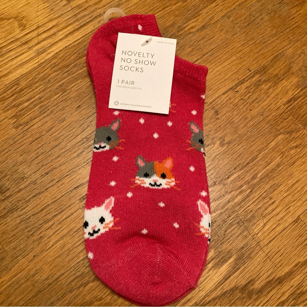 NWT Novelty No Show Socks Pink Women's Size 9-11
